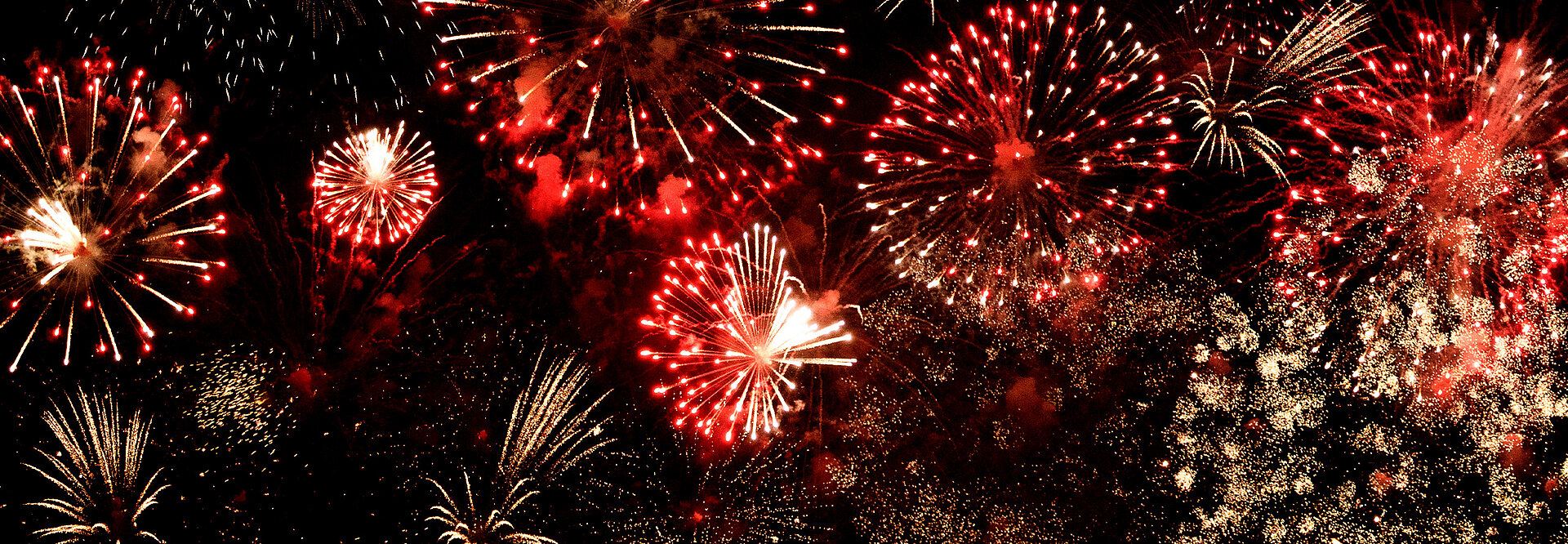  header_888x2560px_feiern3.jpg