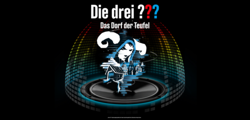Schrift Die Drei ??? und stilisierte Dorf-Häuser vor regenbogenfarbener Planetariumskuppel