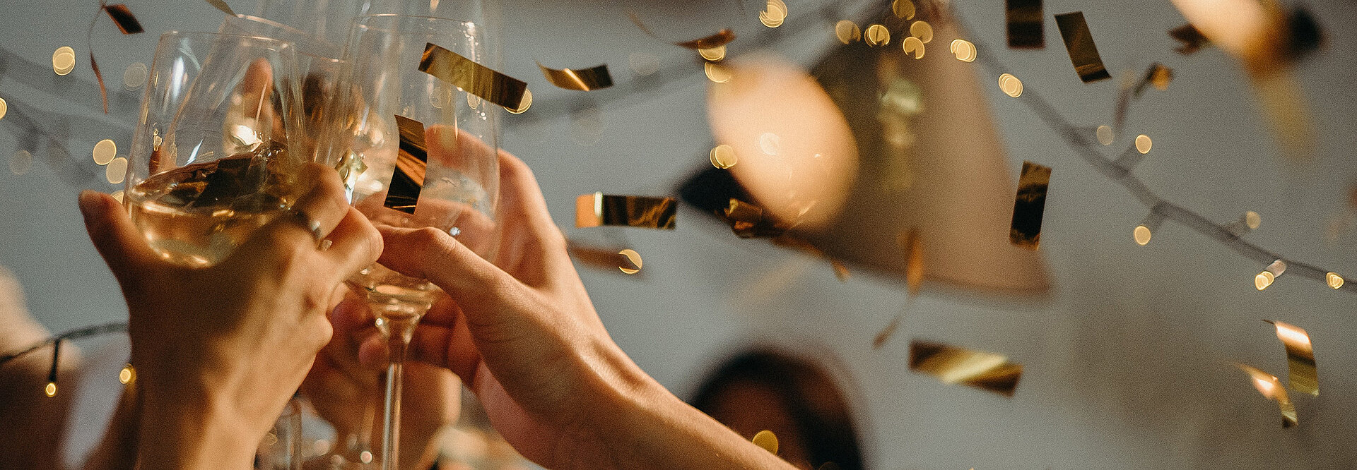  header_888x2560px_feiern.jpg