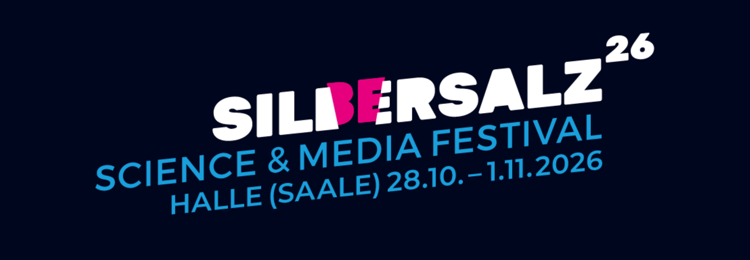 Der Schriftzug des Silbersalz Festivals 2026 sowie der Ort und das Datum stehen in weiß-roter und blauer Schrift vor schwarzem Hintergrund