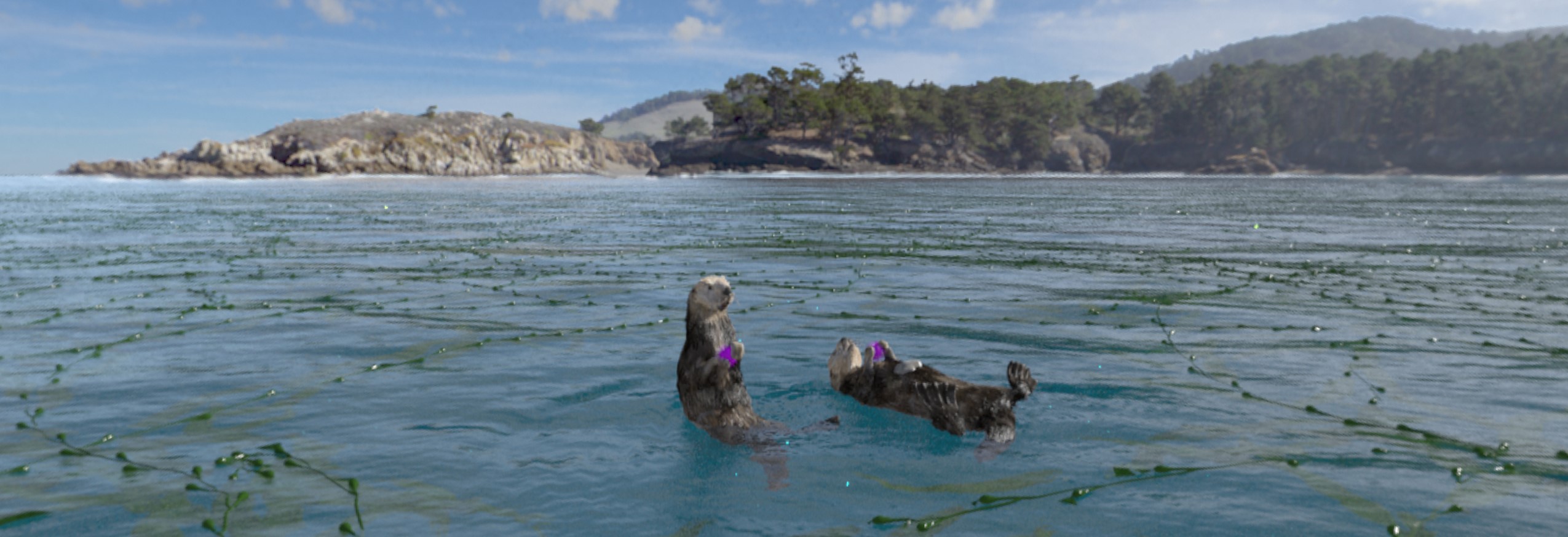 Otter in einem algenreichen Gewässer vor teils waldiger, teils felsiger Küstenlandschaft unter blauem Himmel